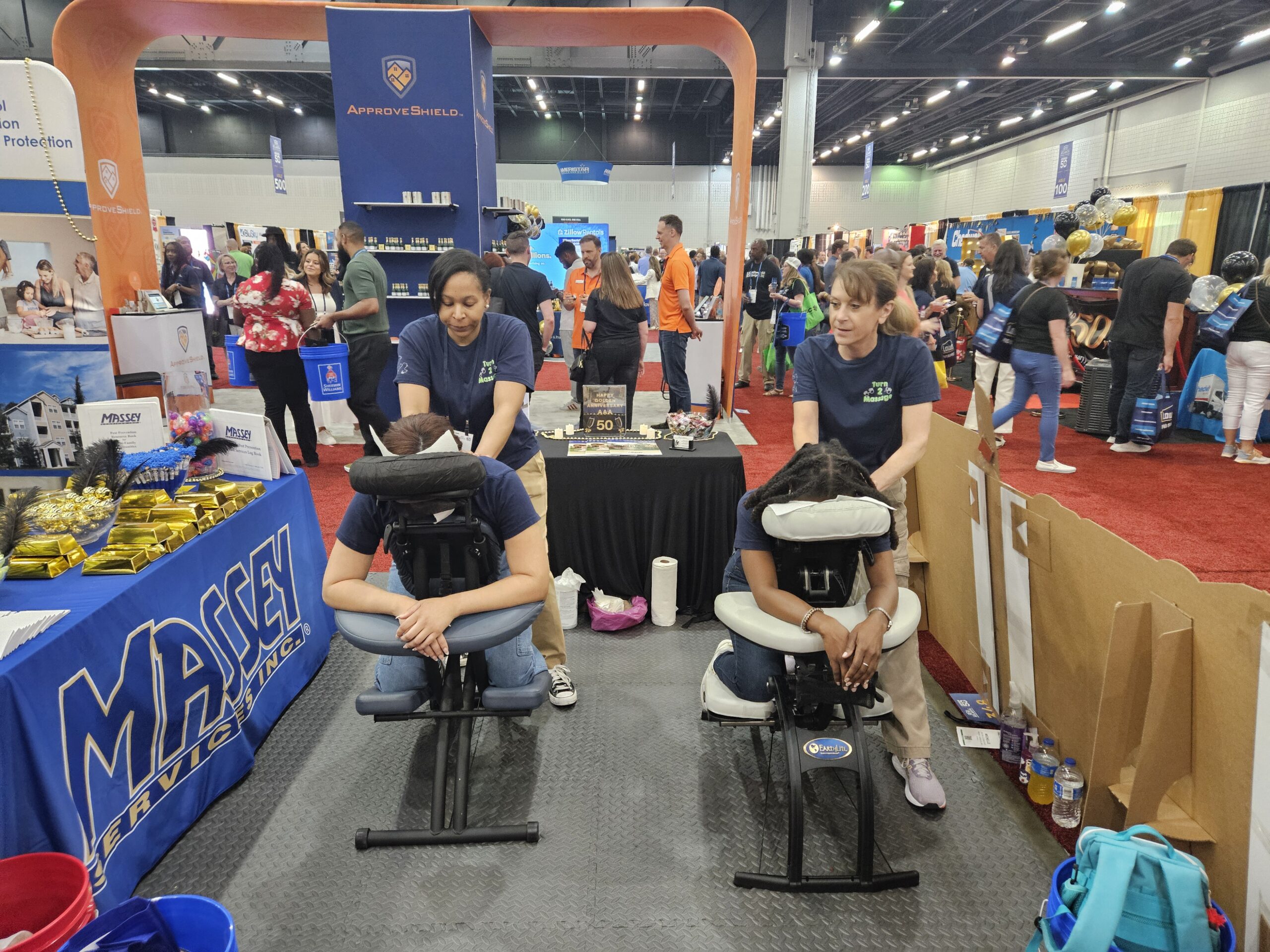 travel-massage-for-trade-show-chair-massage